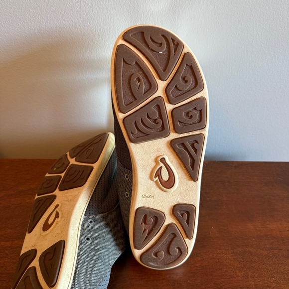 OluKai Gray Sneakers Nohea Moku Size 10 - Picture 5 of 6